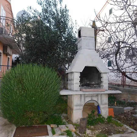 By The Sea - 22241 Rogoznica (Sibenik-Knin)