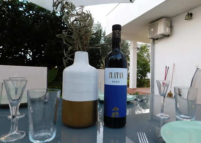 By The Sea - 22241 Apartman *