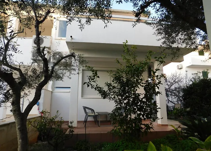 By The Sea - 22241 Apartman *