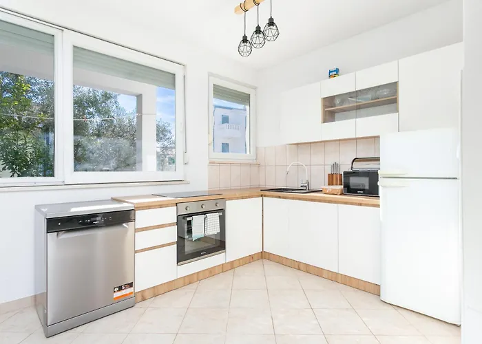 By The Sea - 22241 Apartman *