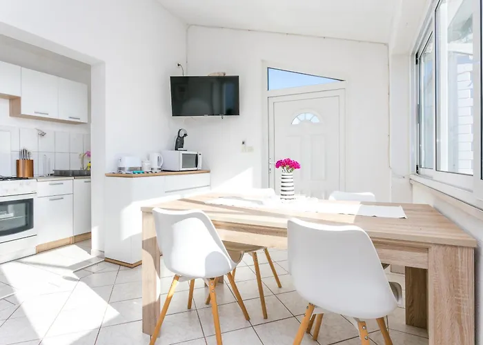 By The Sea - 22241 Rogoznica (Sibenik-Knin)